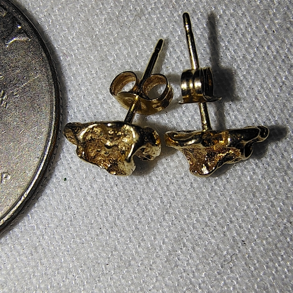 14K Gold Nugget Pierced Earrings - Picture 4 of 8